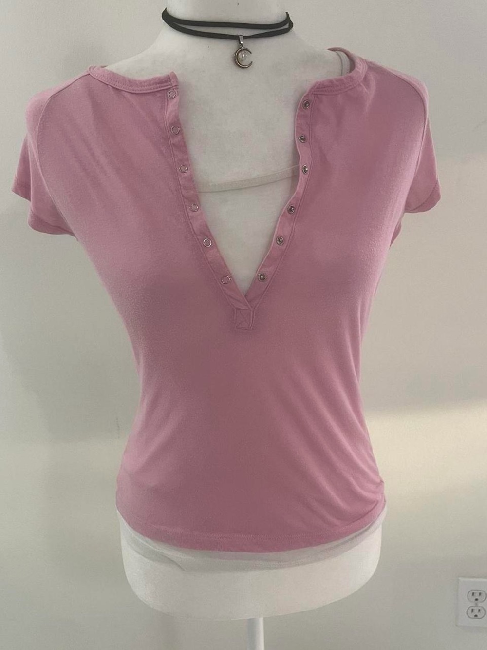 Y2K Pink Snap V-Neck Short Sleeve Tee